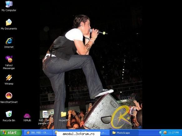 desktopurile noastre~!~!~!~ - deokmdata asta e desktopu' meu ;;) - Forum Nou